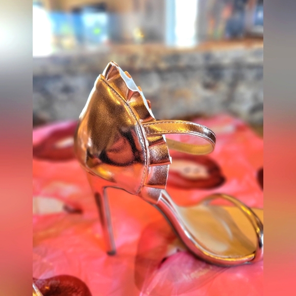 Misguided Rose Gold heels - Picture 6 of 10